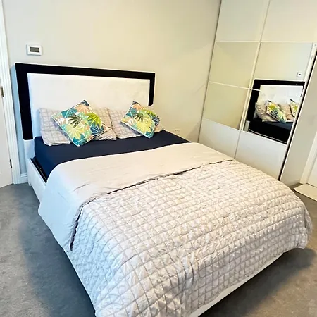 Pansiyon Master Bedroom With Private Bathroom In Duplex